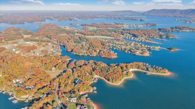 $2,950,000 | 574 Waverly Lane, Moneta, VA 24121
