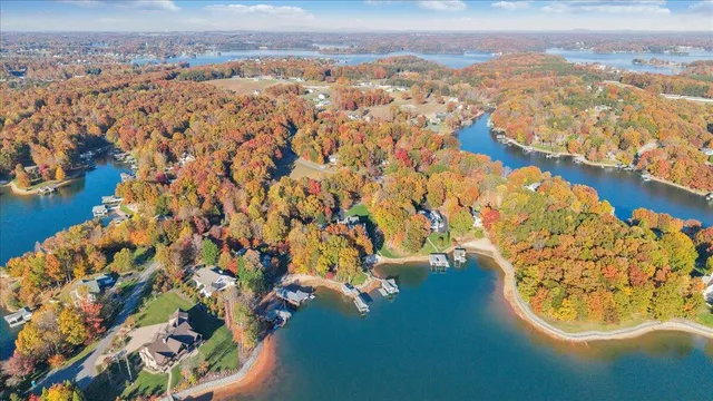 $2,950,000 | 574 Waverly Lane, Moneta, VA 24121