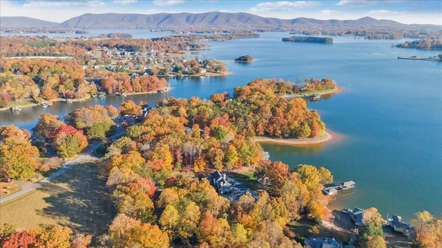 $2,950,000 | 574 Waverly Lane, Moneta, VA 24121