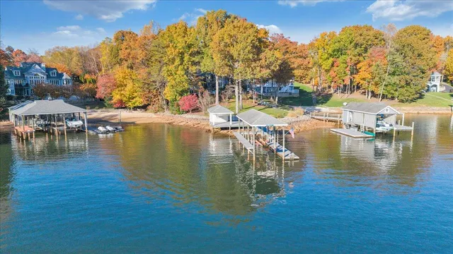 $2,950,000 | 574 Waverly Lane, Moneta, VA 24121