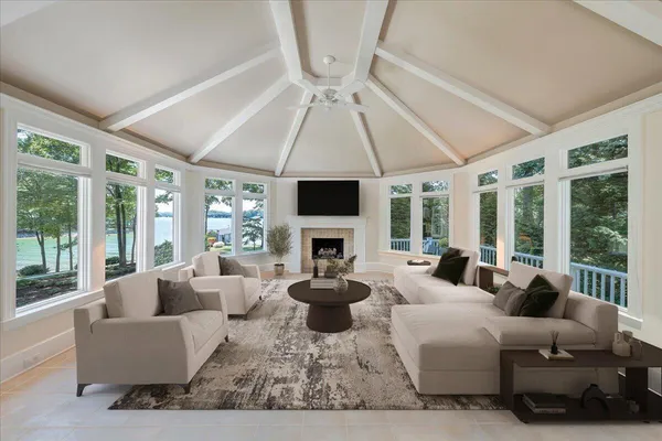 $2,750,000 | 574 Waverly Lane, Moneta, VA 24121