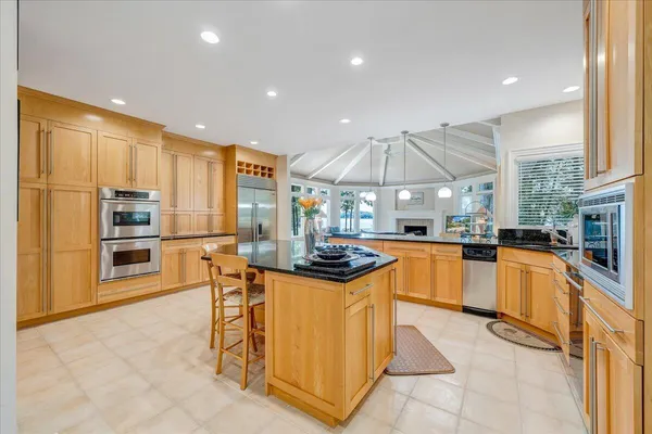 $2,750,000 | 574 Waverly Lane, Moneta, VA 24121