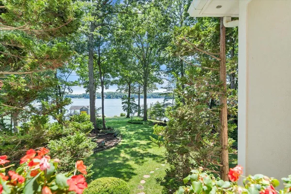 $2,750,000 | 574 Waverly Lane, Moneta, VA 24121
