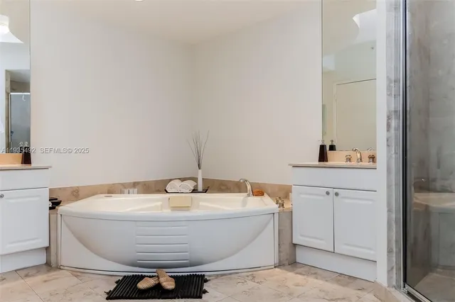 $12,500 | 747 Crandon Boulevard, Unit 410, Key Biscayne, FL 33149