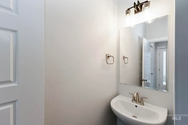 $394,990 | 3053 East Mossy Crk Drive, Kuna, ID 83634