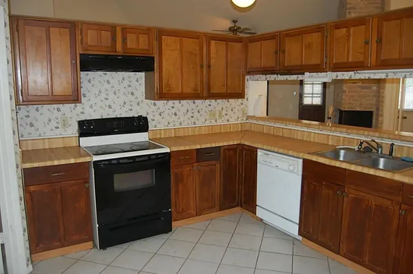 $1,900 | 15926 Pfeiffer Drive, Houston, TX 77082