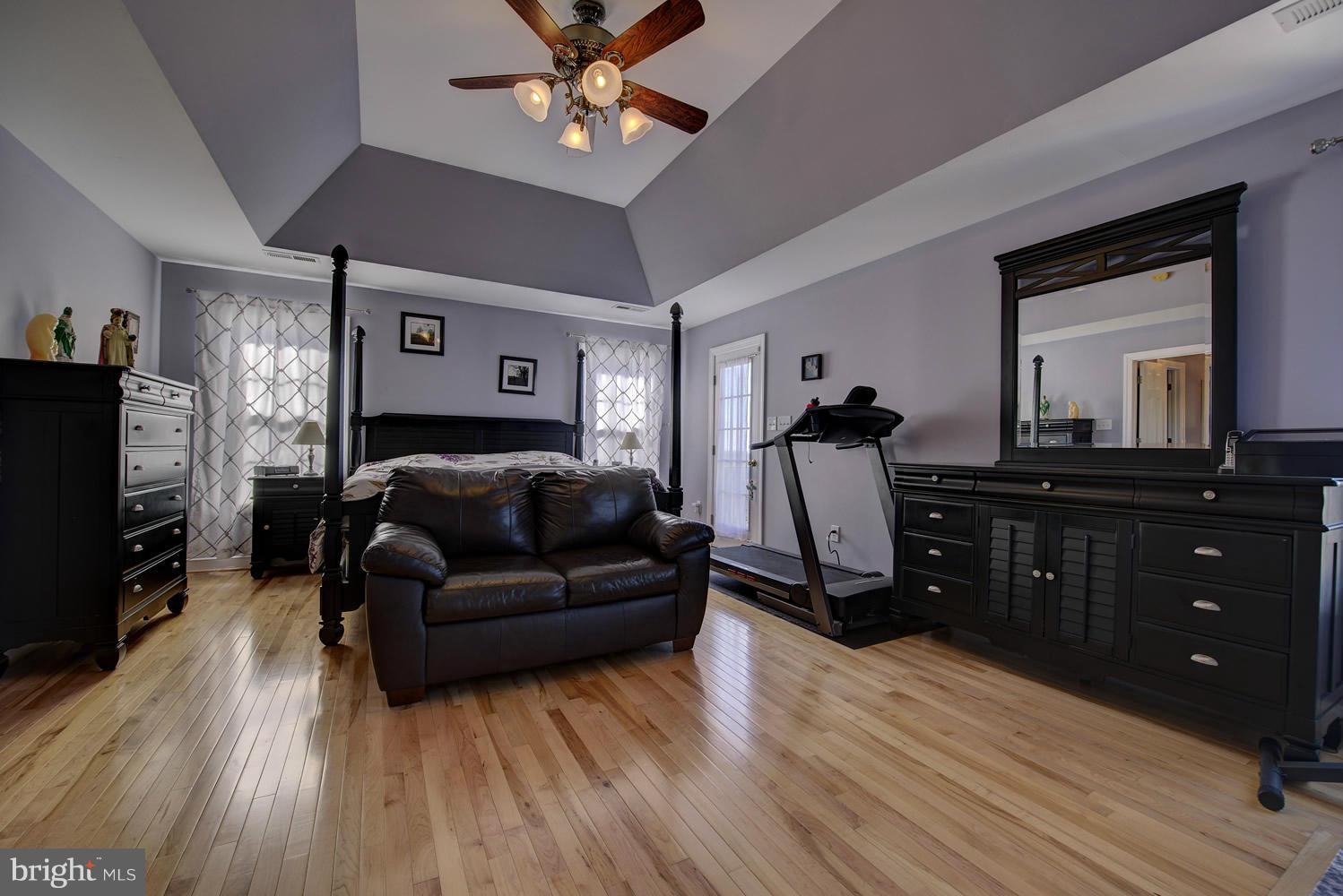 5327 Pond Mountain Road Broad Run, VA 20137 - Photo 13 of 30 Owners Bedroom