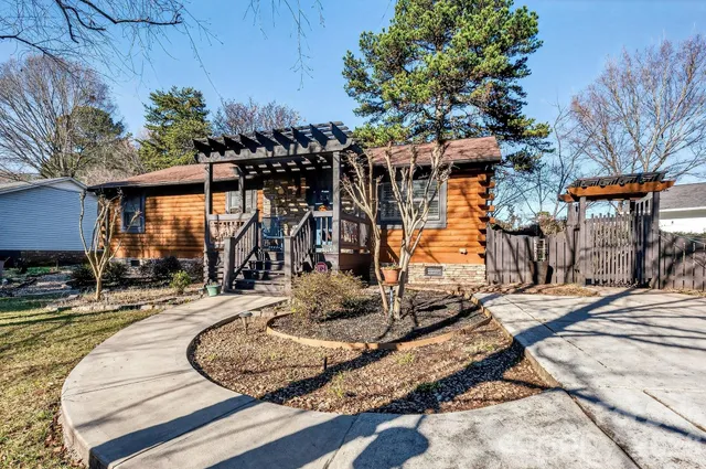 $460,000 | 20935 Sierra Vista Drive, Cornelius, NC 28031