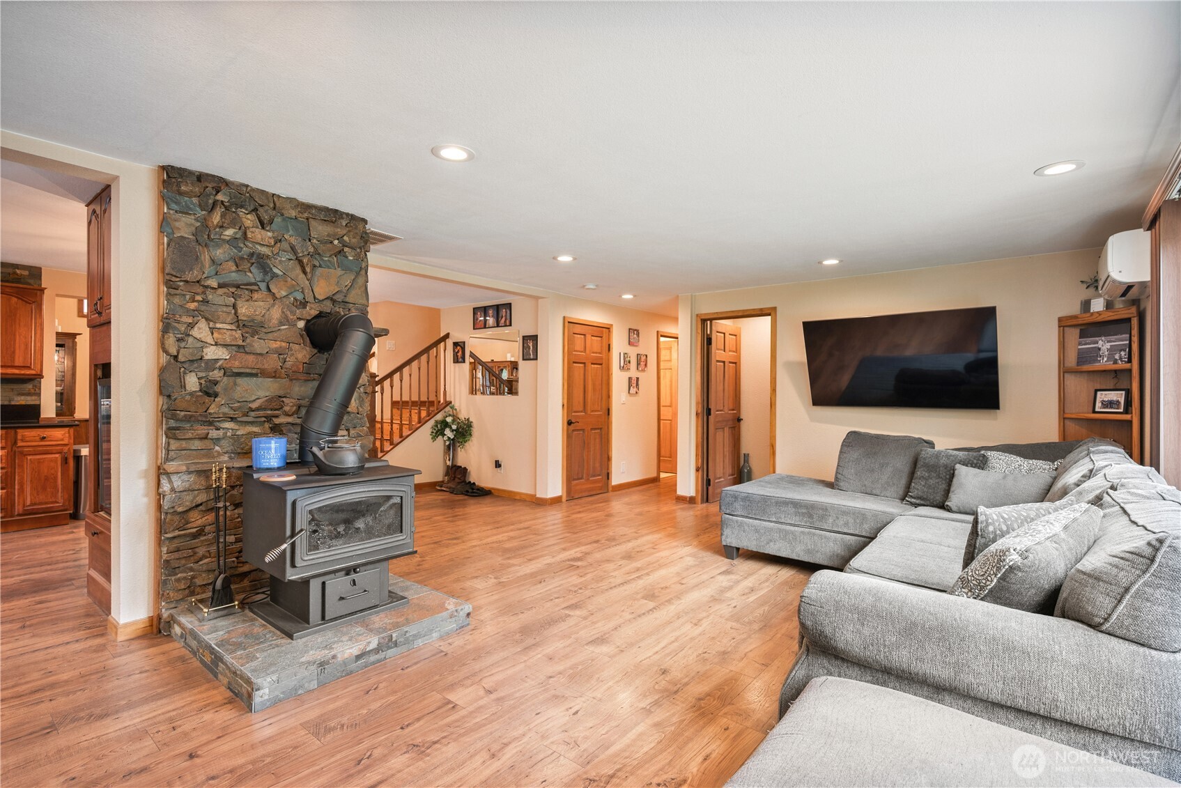 1430 Hazel Dell Road Castle Rock, WA 98611 - Photo 8 of 35