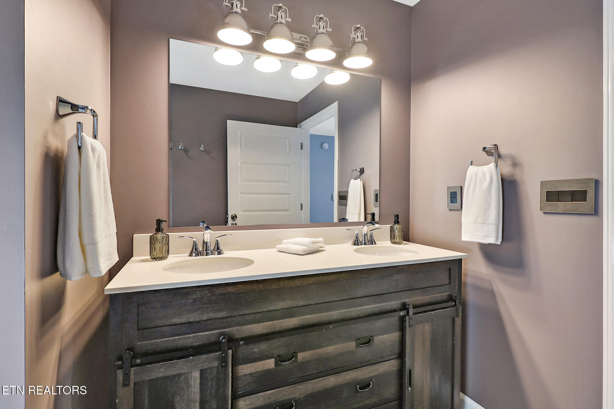 528 Siever Road Crossville, TN 38572 - Photo 15 of 25 primary bathroom
