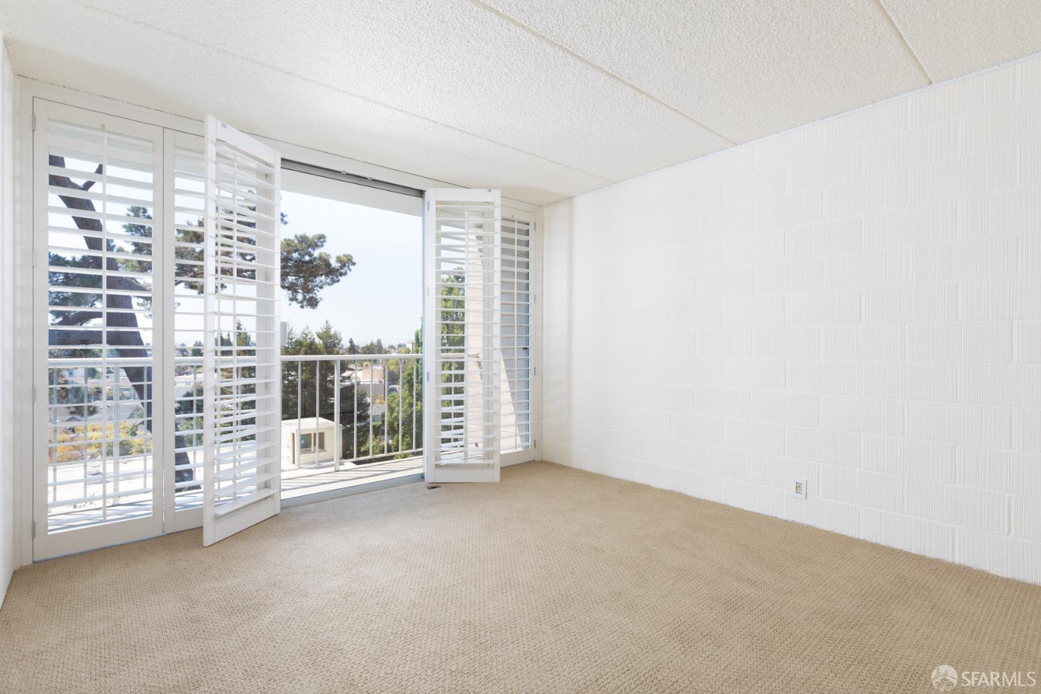 1 Kelton Court, Unit 1E Oakland, CA 94611 - Photo 9 of 23 a view of livingroom with furniture