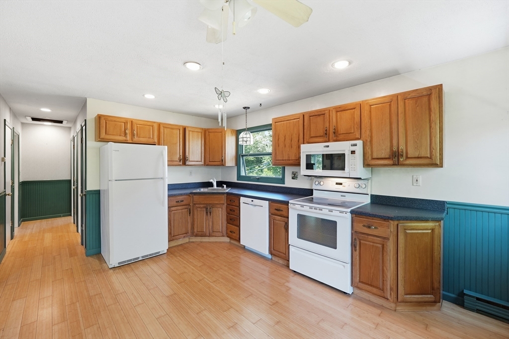 66 Pierce Road West Brookfield, MA 01585 - Photo 4 of 33