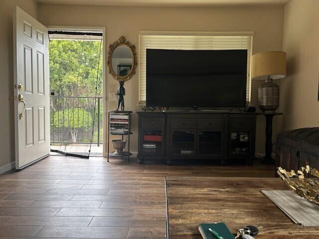 5940 Birch Street, Unit 4 Carpinteria, CA 93013 - Photo 3 of 7 Living room facing front door IMG_3436