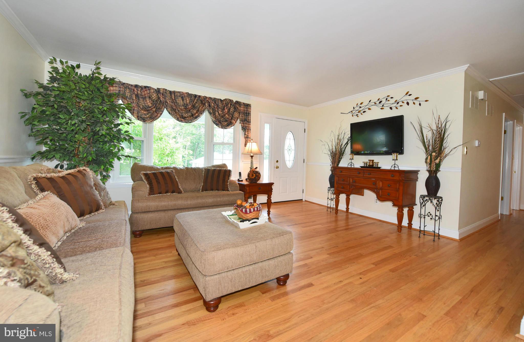 3317 Upton Road Baltimore, MD 21234 - Photo 12 of 30 Living Room