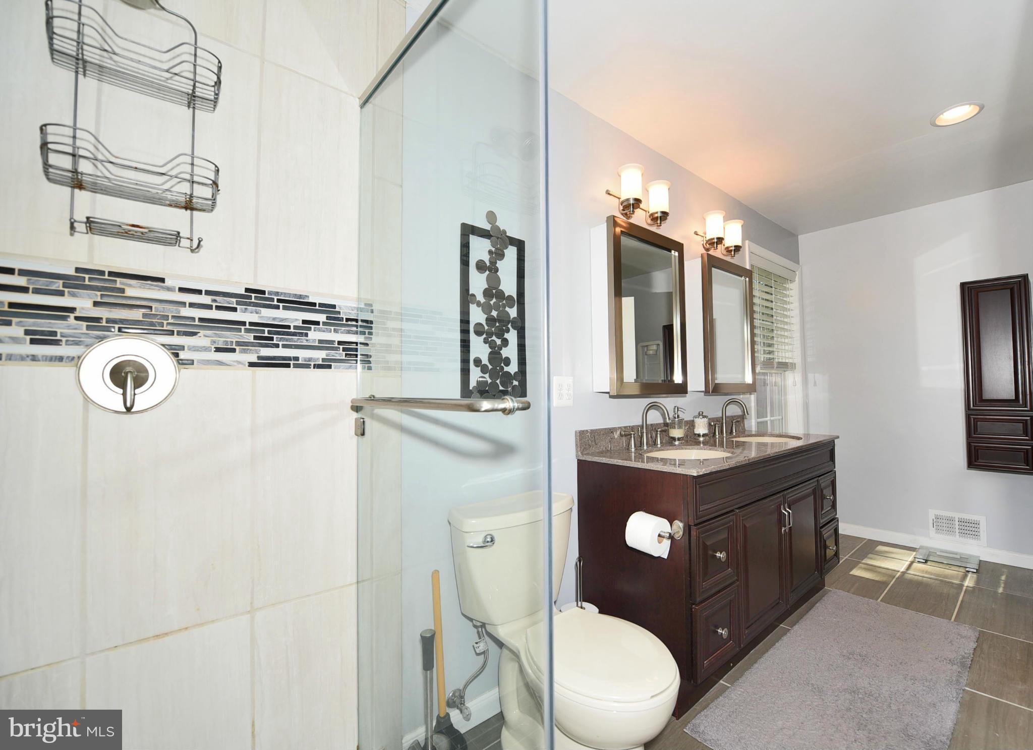 3317 Upton Road Baltimore, MD 21234 - Photo 18 of 30 Bath (Master)