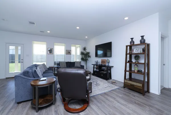 $3,200 | 12332 Derby Royal Drive, Houston, TX 77044
