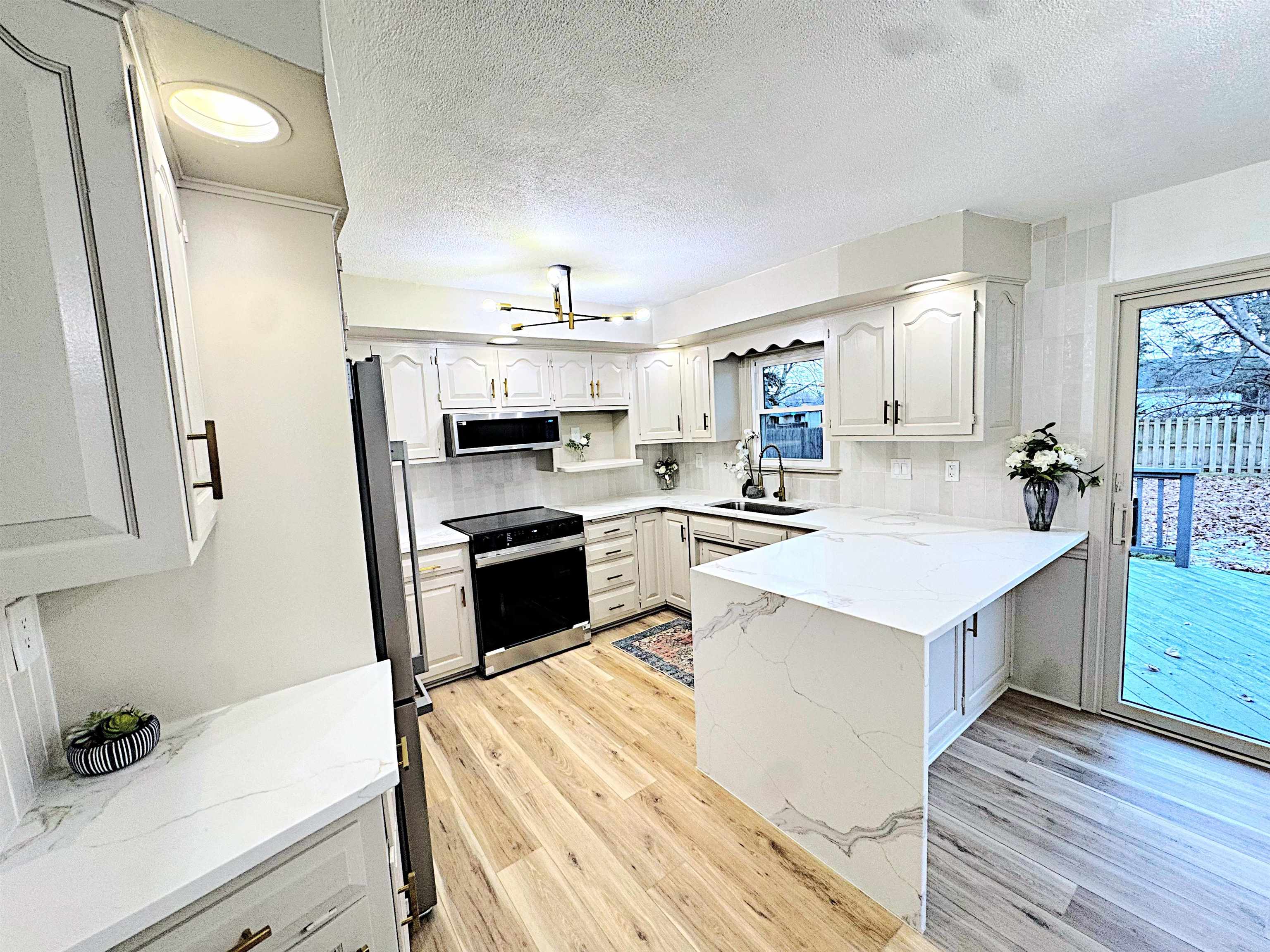 1412 North Rexford Street Appleton, WI 54914 - Photo 8 of 28