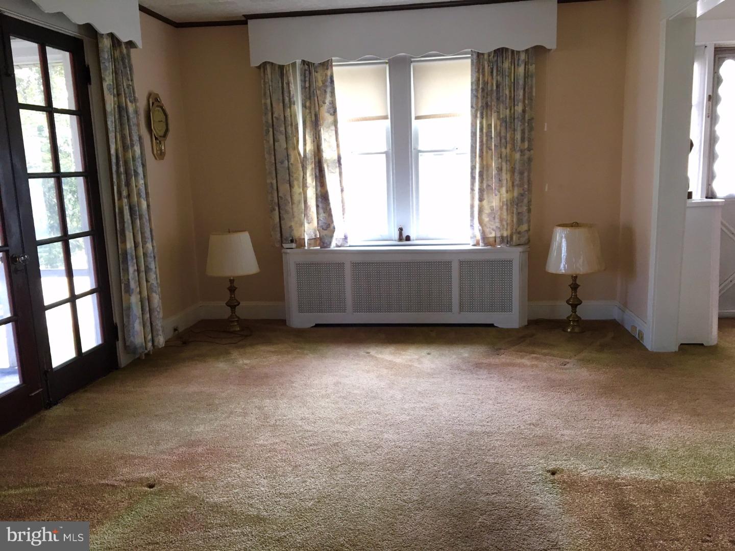 201 Riverview Avenue Ridley Park, PA 19078 - Photo 9 of 25 Living Room