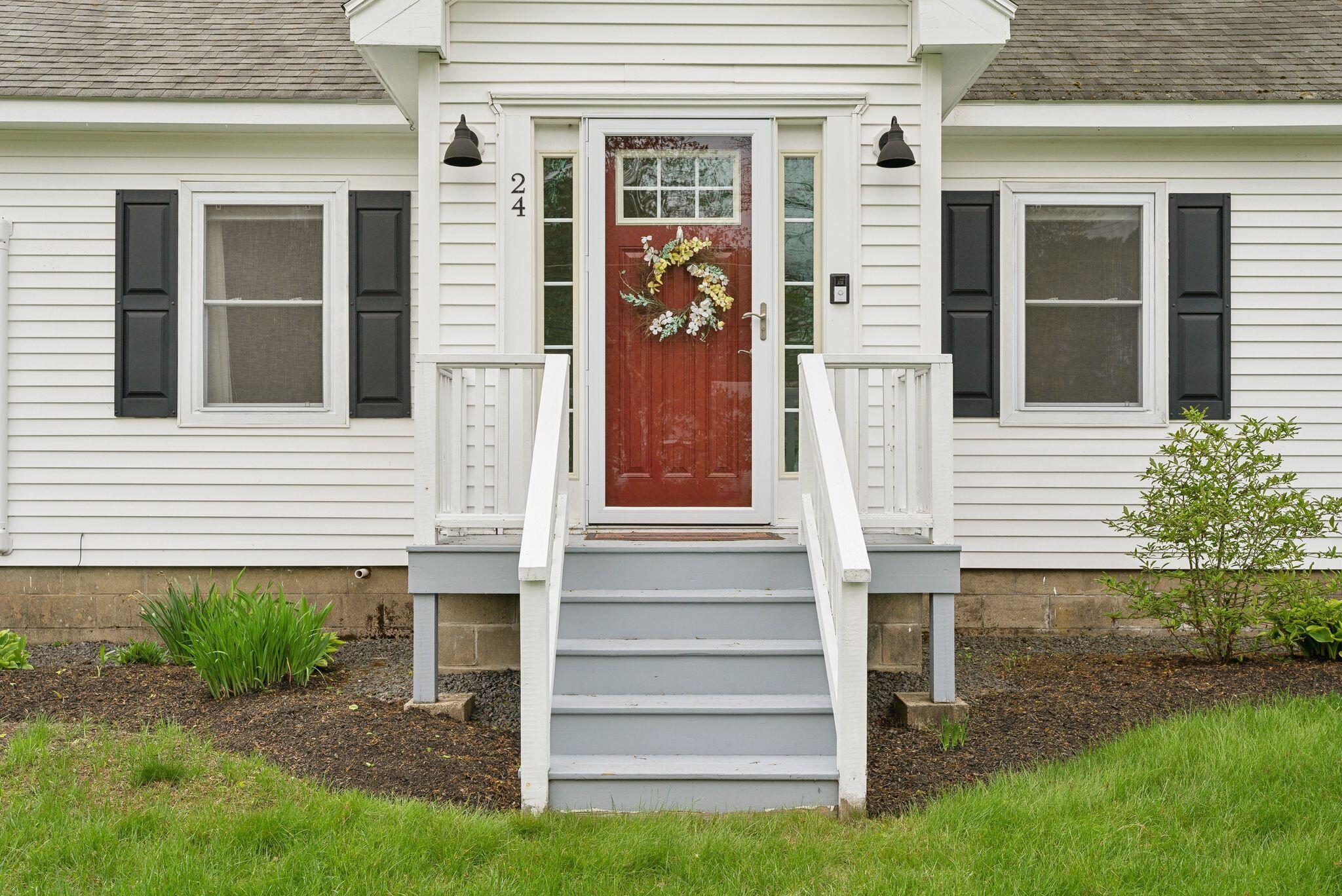 24 Ross Road Kennebunk, ME 04043 - Photo 4 of 73 4_DSC02217