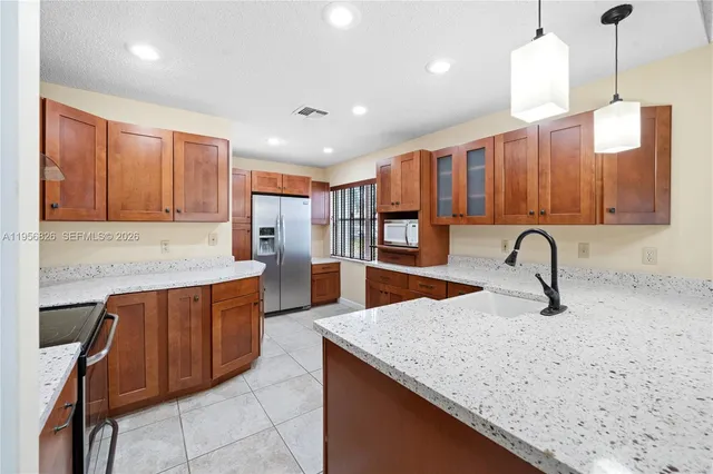 $3,599 | 2707 Pinewood Court, Unit 2707, Davie, FL 33328