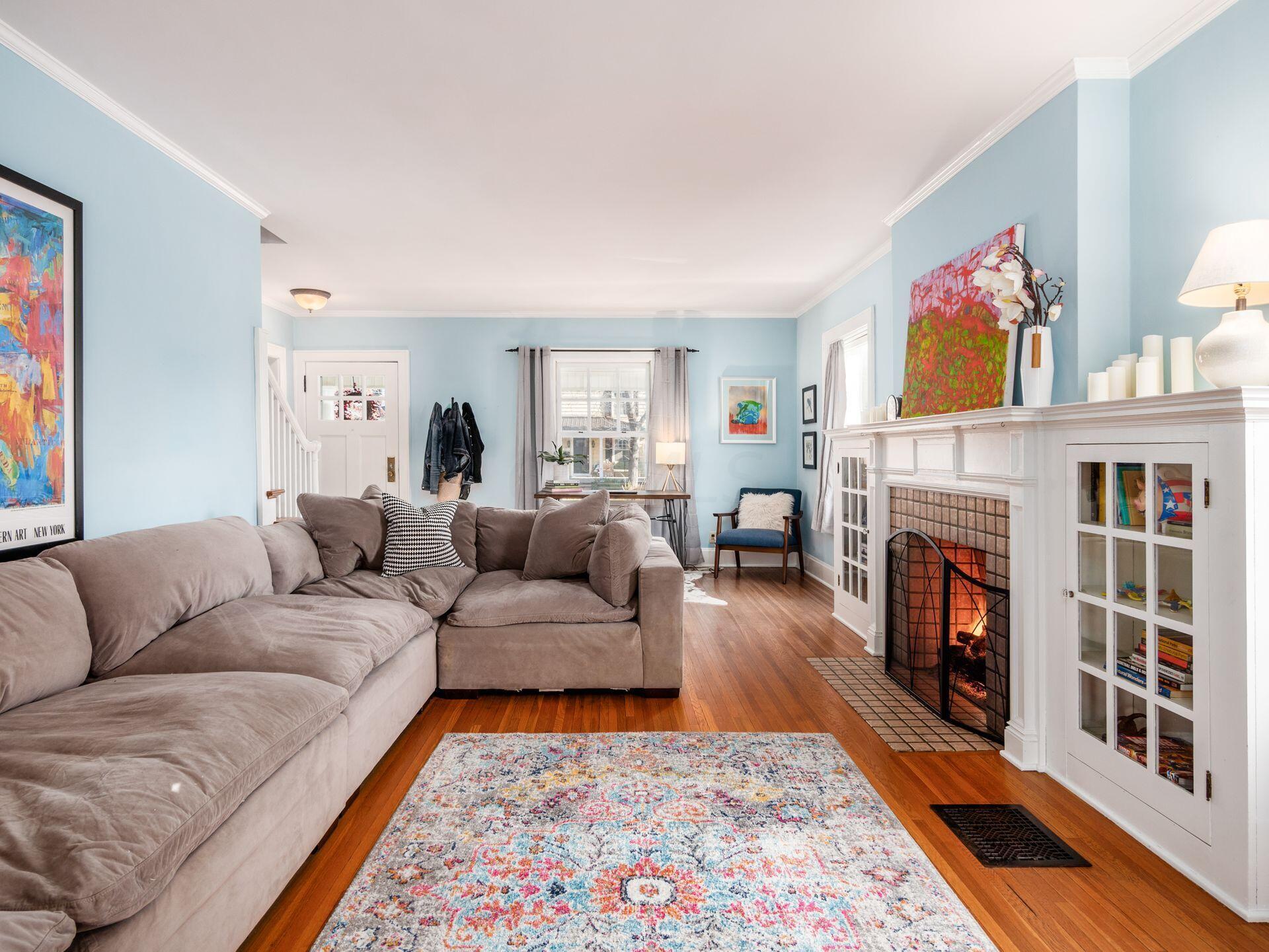 765 Vernon Road Bexley, OH 43209 - Photo 11 of 61 Living Room