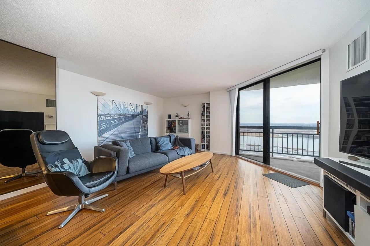 1908 Harmon Cove Tower, Unit 1908 Secaucus, NJ 07094 - Photo 3 of 49