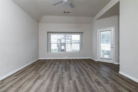 $400,000 | 5133 Emmeryville Lane, Fort Worth, TX 76244
