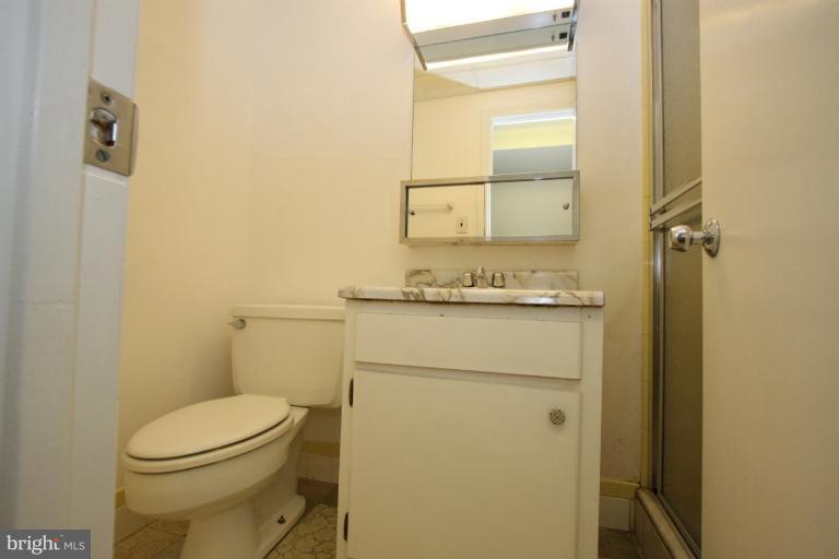 15101 Middlegate Road Silver Spring, MD 20905 - Photo 1 of 28 Bath (Master)