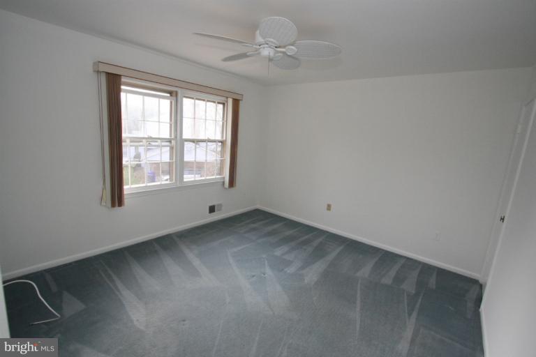 15101 Middlegate Road Silver Spring, MD 20905 - Photo 22 of 28 Bedroom