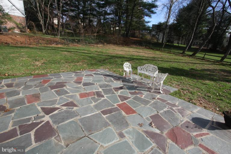 15101 Middlegate Road Silver Spring, MD 20905 - Photo 3 of 28 Patop