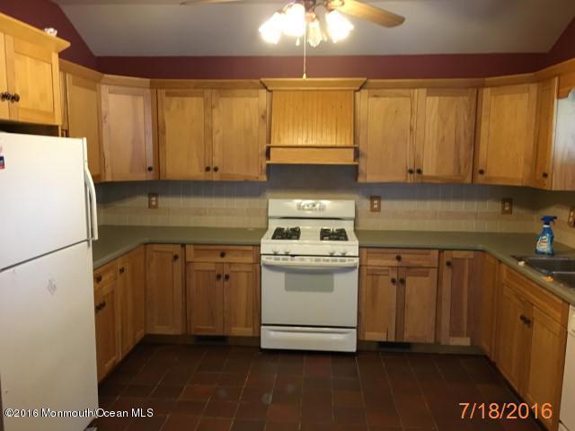 14 Spruce Road Howell, NJ 07731 - Photo 12 of 15 kitchen (6)