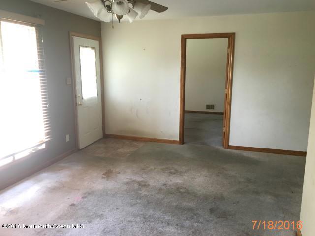 14 Spruce Road Howell, NJ 07731 - Photo 14 of 15 living (1)
