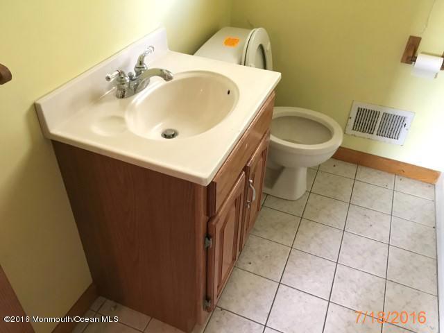 14 Spruce Road Howell, NJ 07731 - Photo 3 of 15 bathroom2 (3)