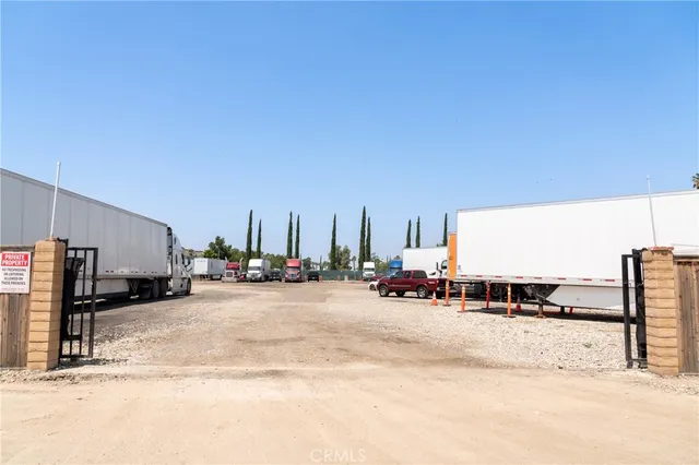 $1,100,000 | 455 East Caroline Street, San Bernardino, CA 92408