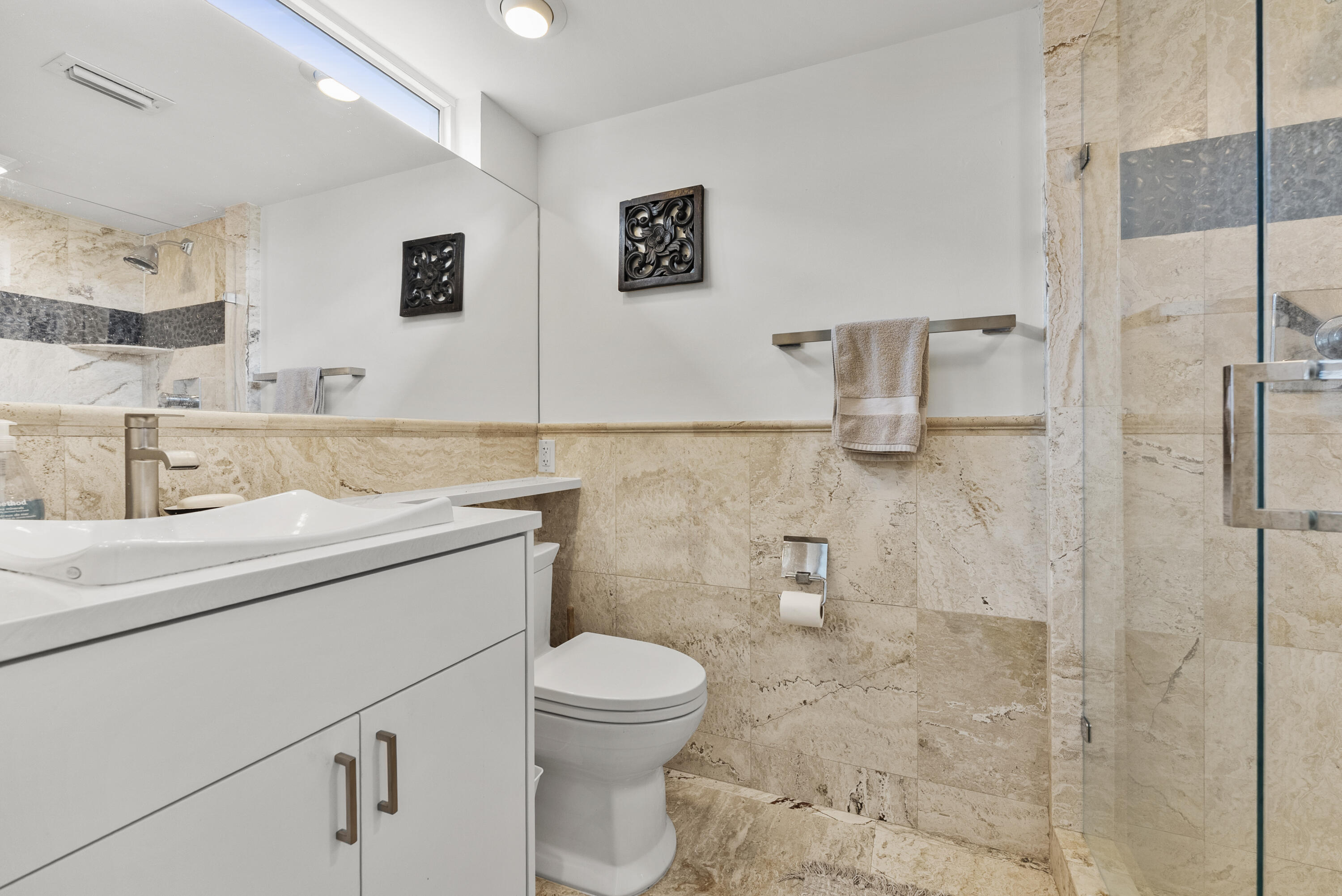 1202 Hillsboro Mile, Unit 2A Hillsboro Beach, FL 33062 - Photo 20 of 54 DSC00579