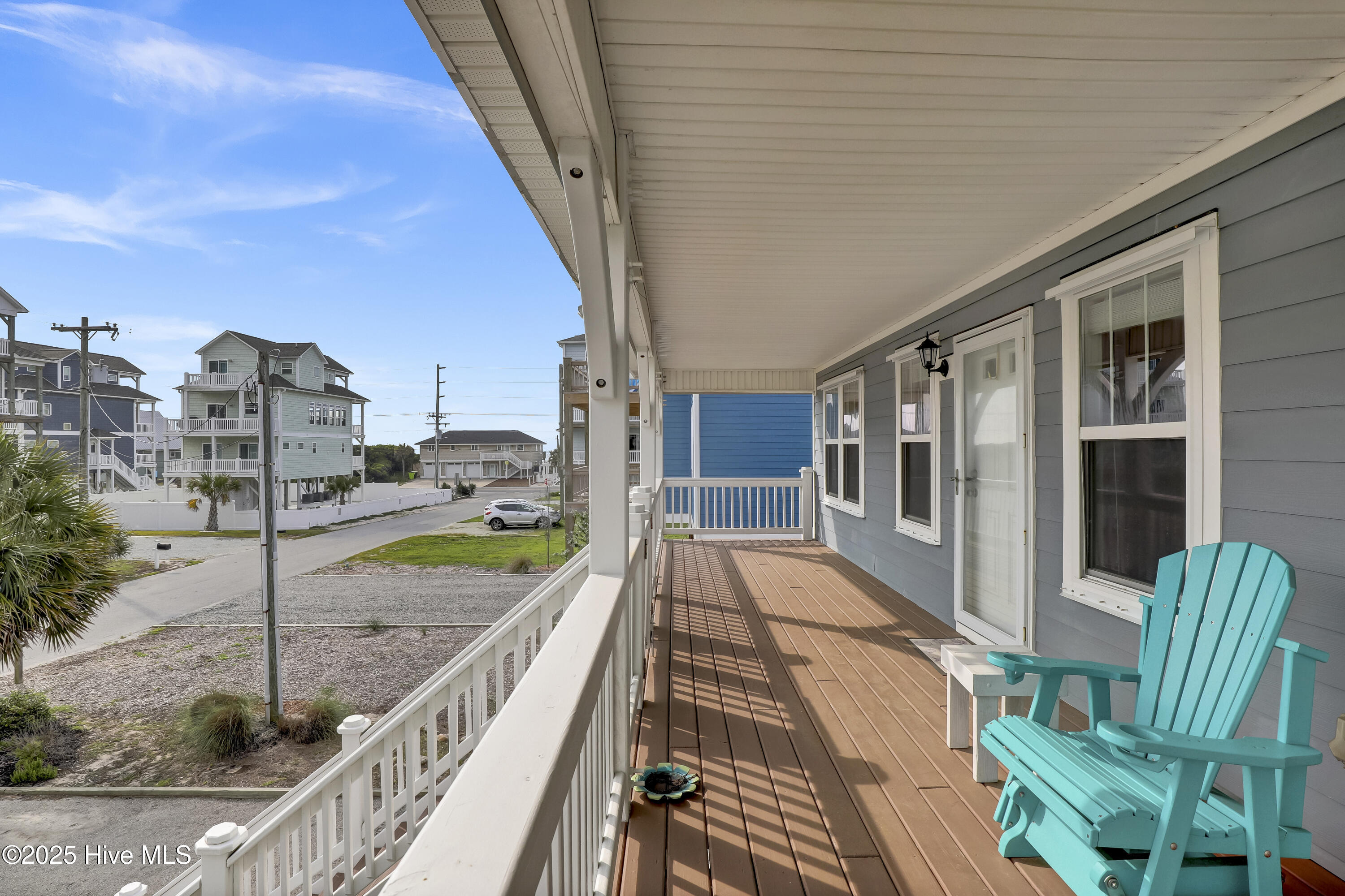 109 Atkinson Road Surf City, NC 28445 - Photo 4 of 40 6G8A2529