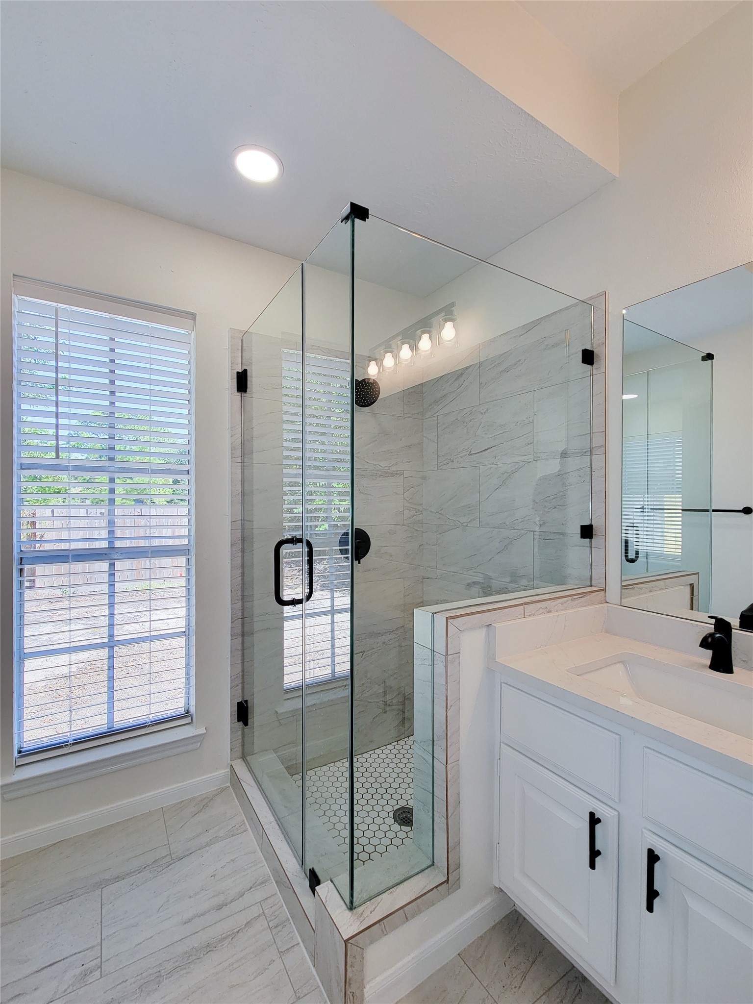 1422 Mabry Mill Road Houston, TX 77062 - Photo 24 of 44 Gallery Image 24