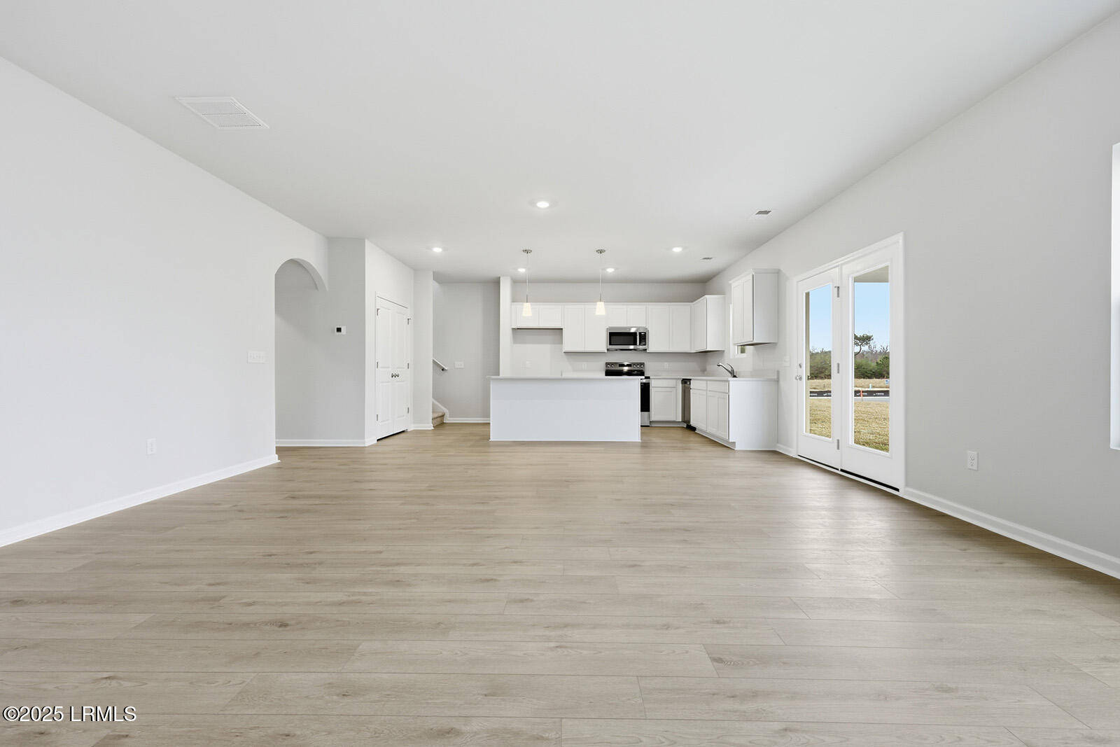 37 Landing Road Ridgeland, SC 29936 - Photo 11 of 25 Living Space