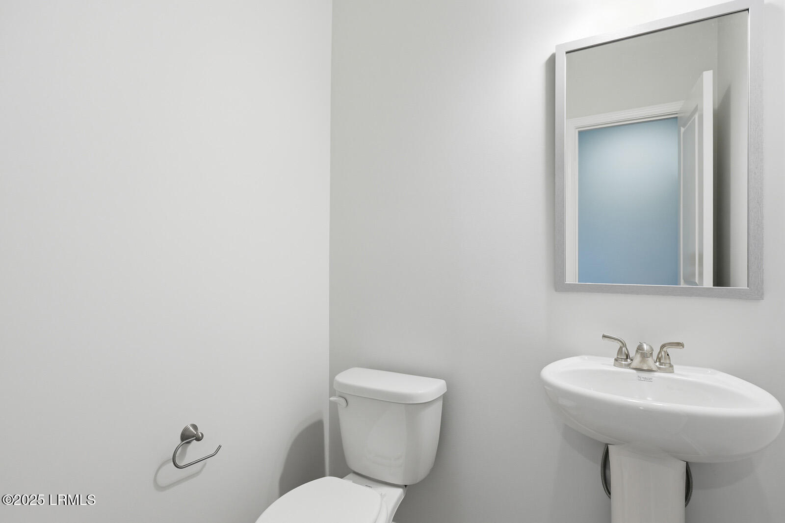 37 Landing Road Ridgeland, SC 29936 - Photo 4 of 25 Powder Room