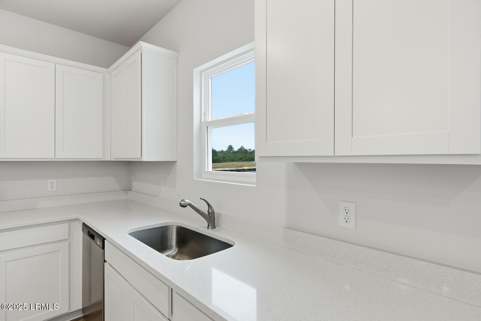 37 Landing Road Ridgeland, SC 29936 - Photo 7 of 25 Kitchen