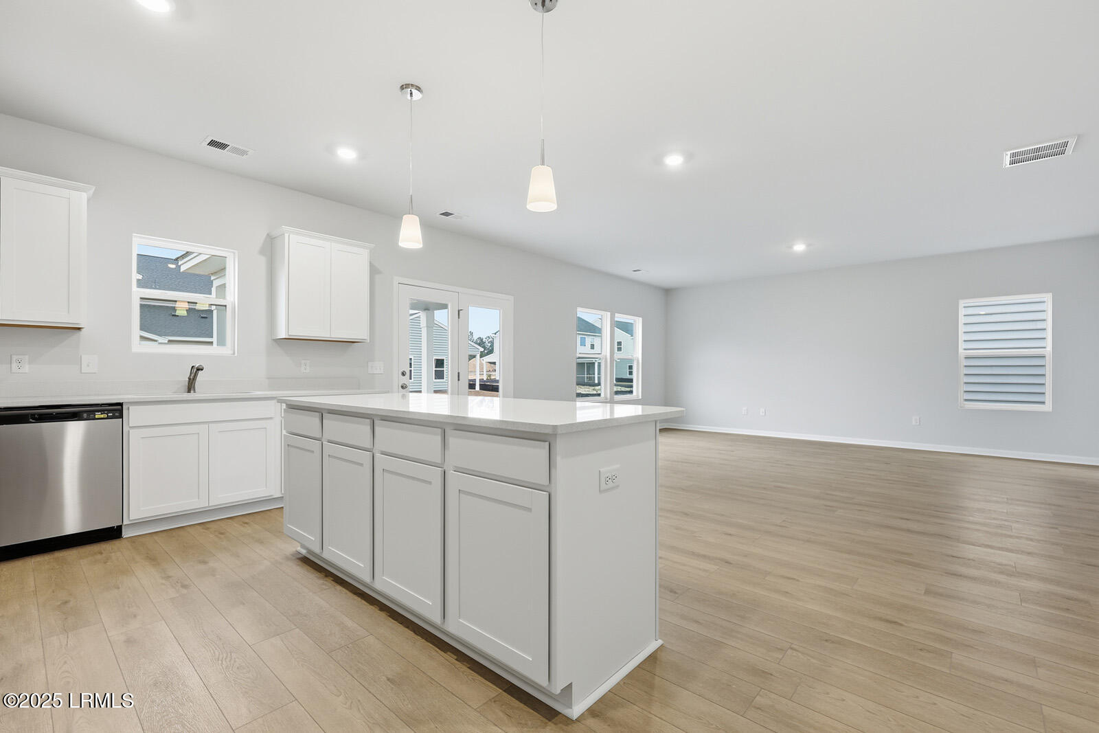 37 Landing Road Ridgeland, SC 29936 - Photo 10 of 25 Kitchen