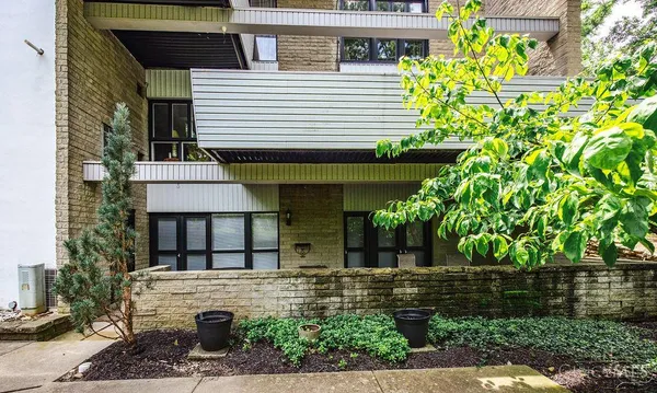$124,900 | 399 West Galbraith Road, Unit 101, Cincinnati, OH 45215