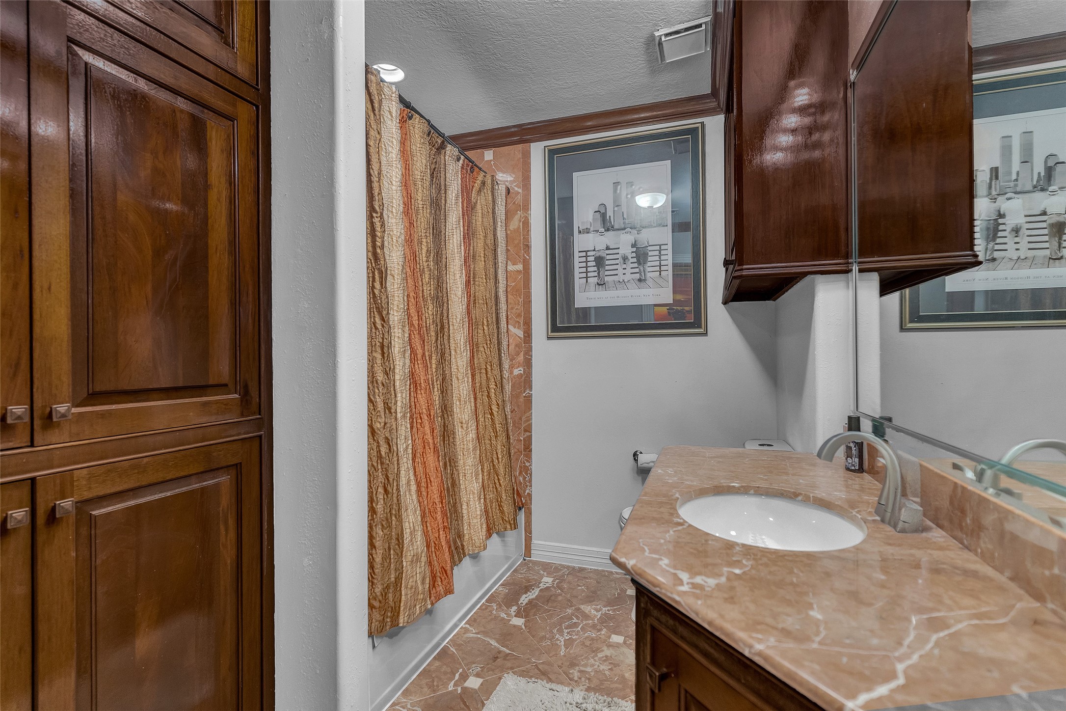 3519 Singleton Road Baytown, TX 77521 - Photo 29 of 42 Full secondary bath