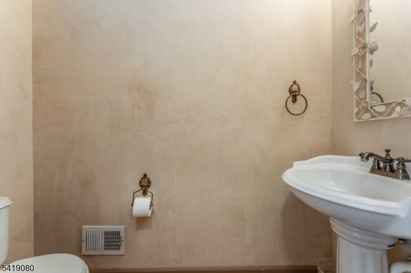 44 Colts Lane Flemington, NJ 08822 - Photo 13 of 32