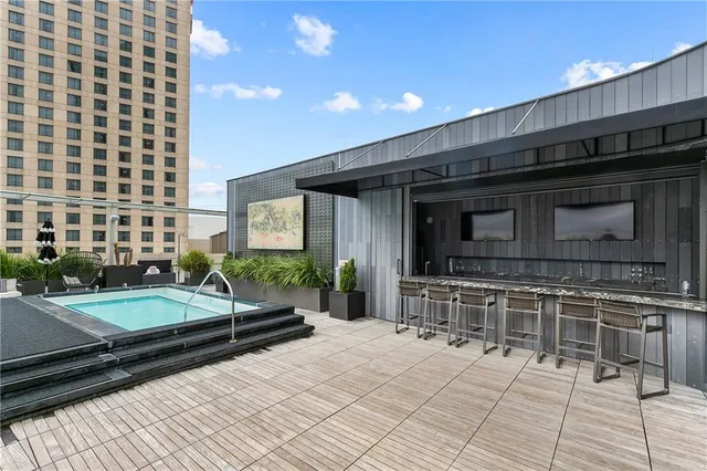 $8,000 | 2 Canal Street, Unit 2309, New Orleans, LA 70130