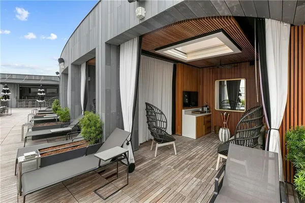 $8,000 | 2 Canal Street, Unit 2309, New Orleans, LA 70130