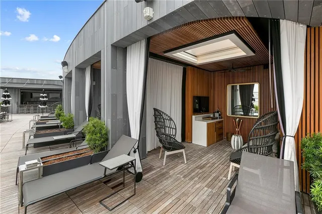 $8,000 | 2 Canal Street, Unit 2309, New Orleans, LA 70130