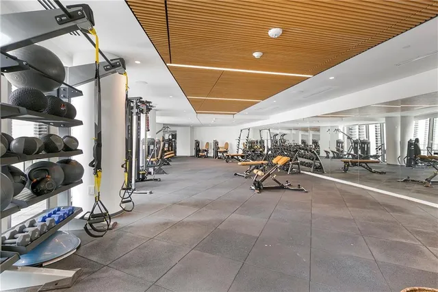 $8,000 | 2 Canal Street, Unit 2309, New Orleans, LA 70130