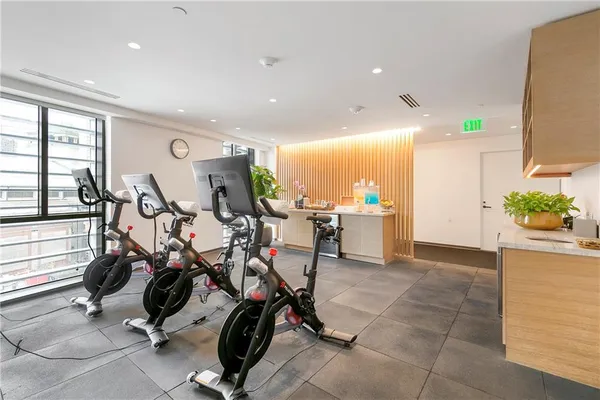 $8,000 | 2 Canal Street, Unit 2309, New Orleans, LA 70130