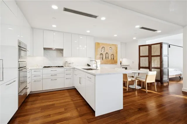 $8,000 | 2 Canal Street, Unit 2309, New Orleans, LA 70130